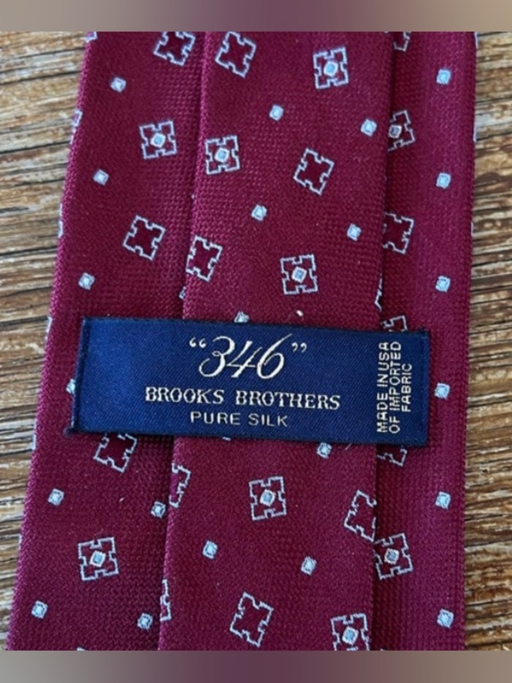 Brooks Brothers 346 Burgundy Silk Geometric Medallion Necktie